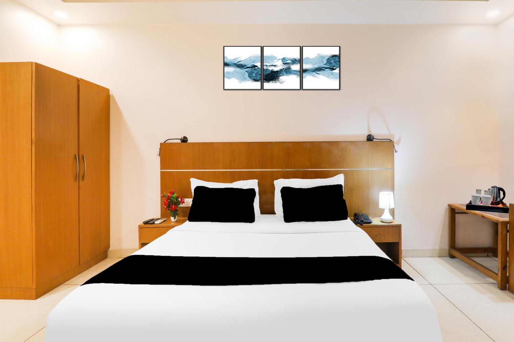 Super Townhouse Viraj Khand Formerly Veridian Inn Chinhat Luaran gambar