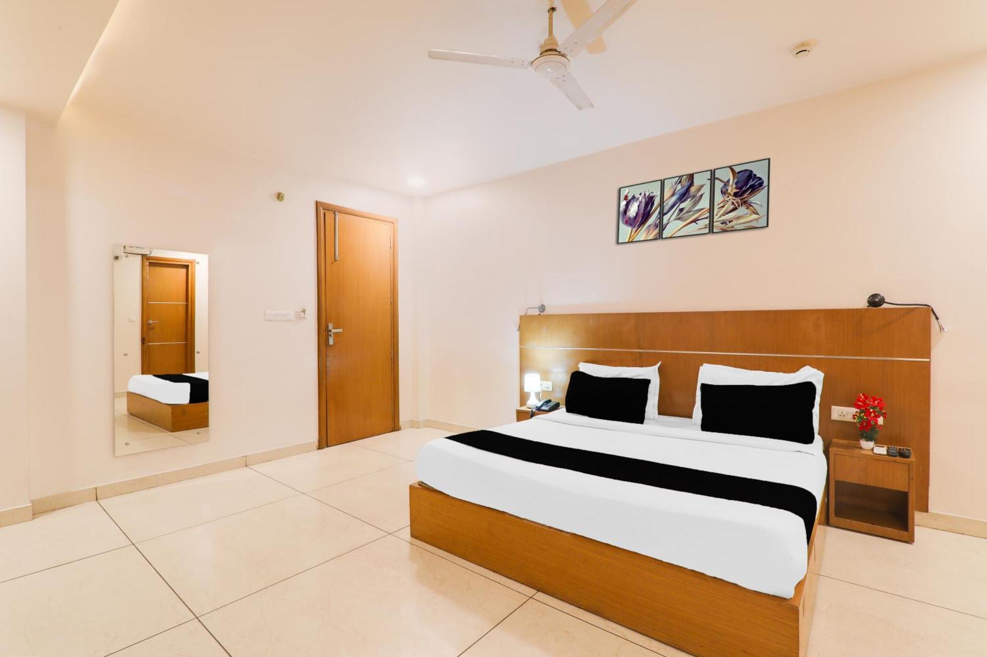 Super Townhouse Viraj Khand Formerly Veridian Inn Chinhat Luaran gambar