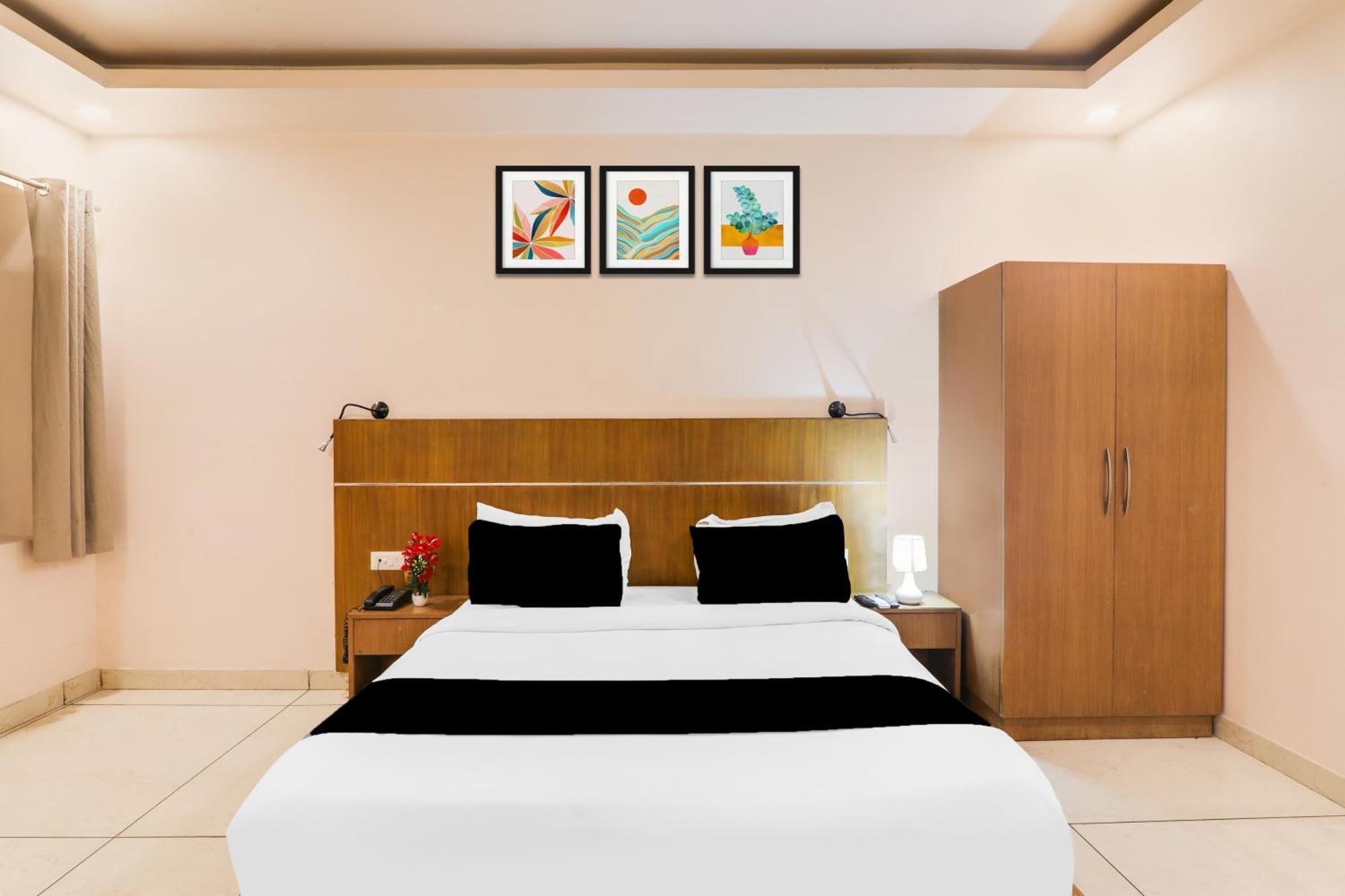 Super Townhouse Viraj Khand Formerly Veridian Inn Chinhat Luaran gambar