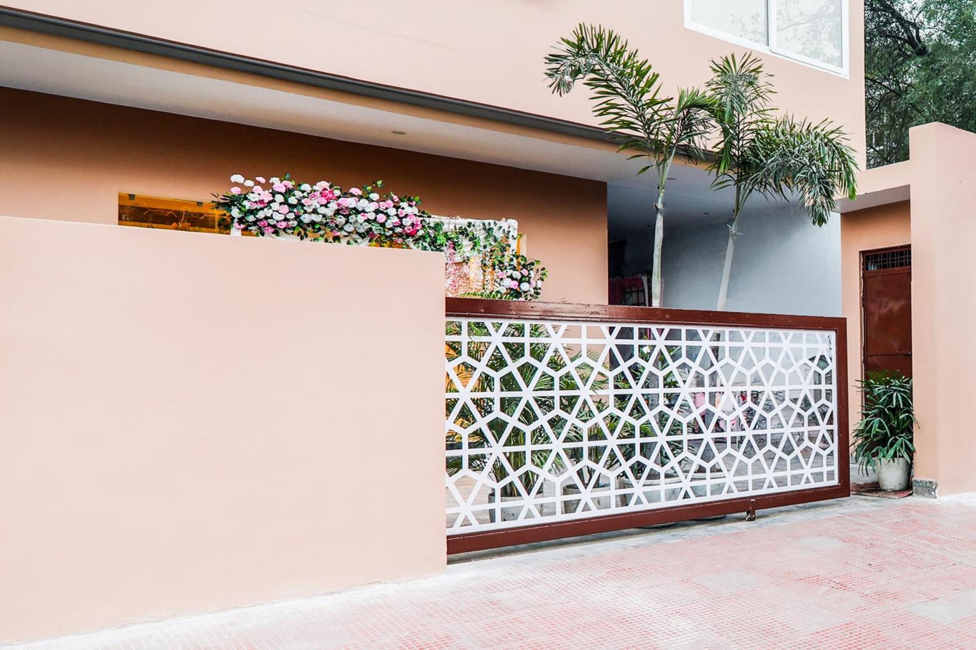 Super Townhouse Viraj Khand Formerly Veridian Inn Chinhat Luaran gambar