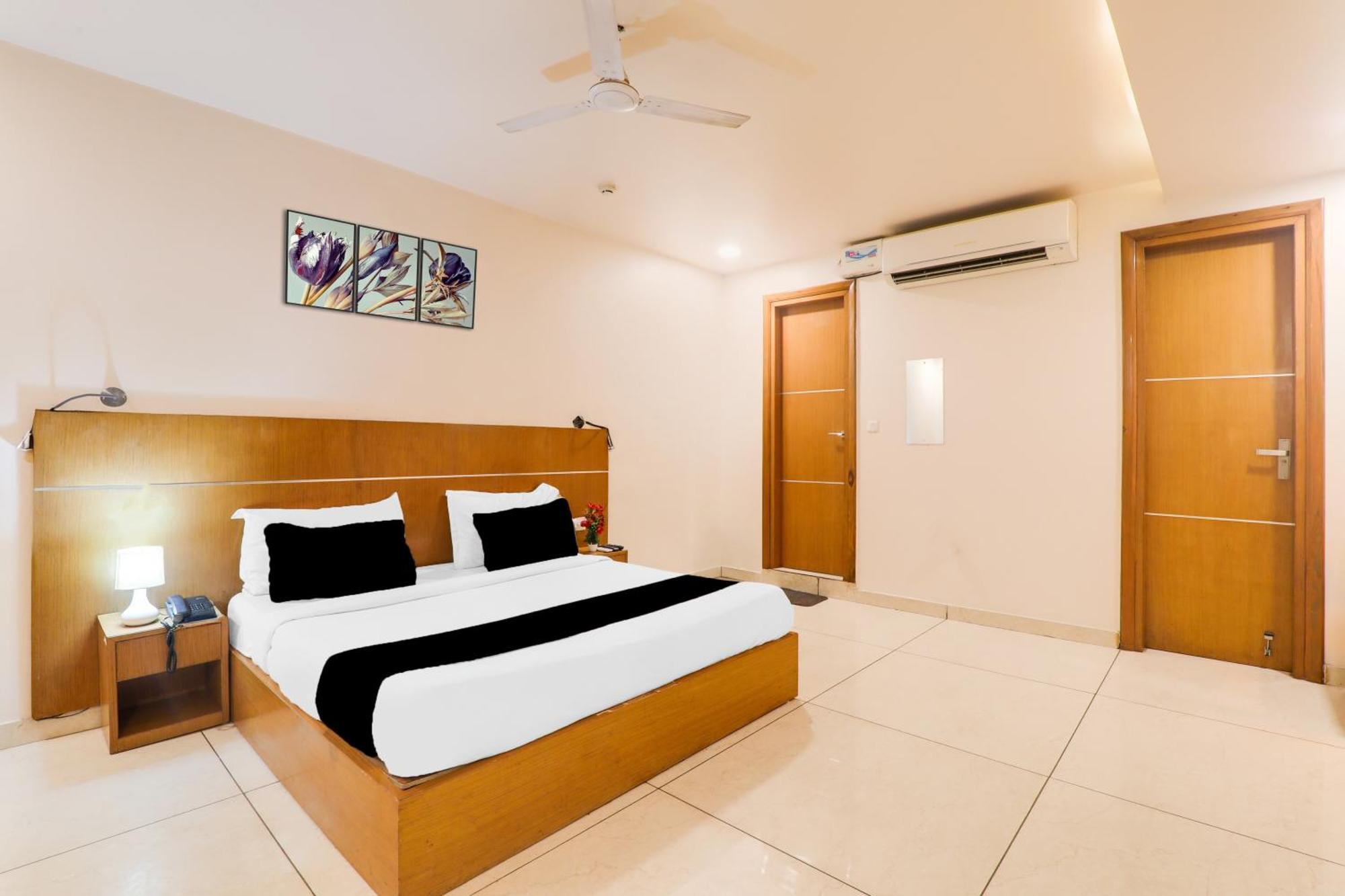 Super Townhouse Viraj Khand Formerly Veridian Inn Chinhat Luaran gambar