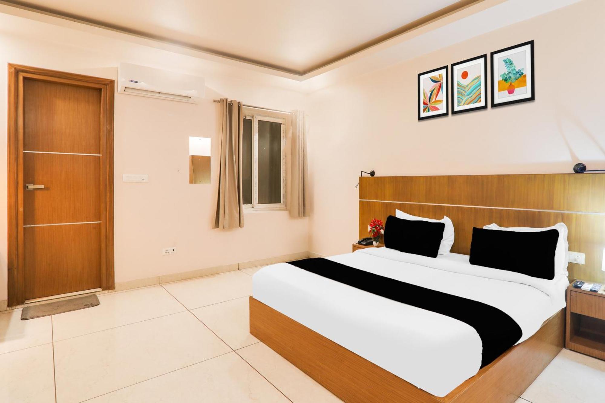 Super Townhouse Viraj Khand Formerly Veridian Inn Chinhat Luaran gambar